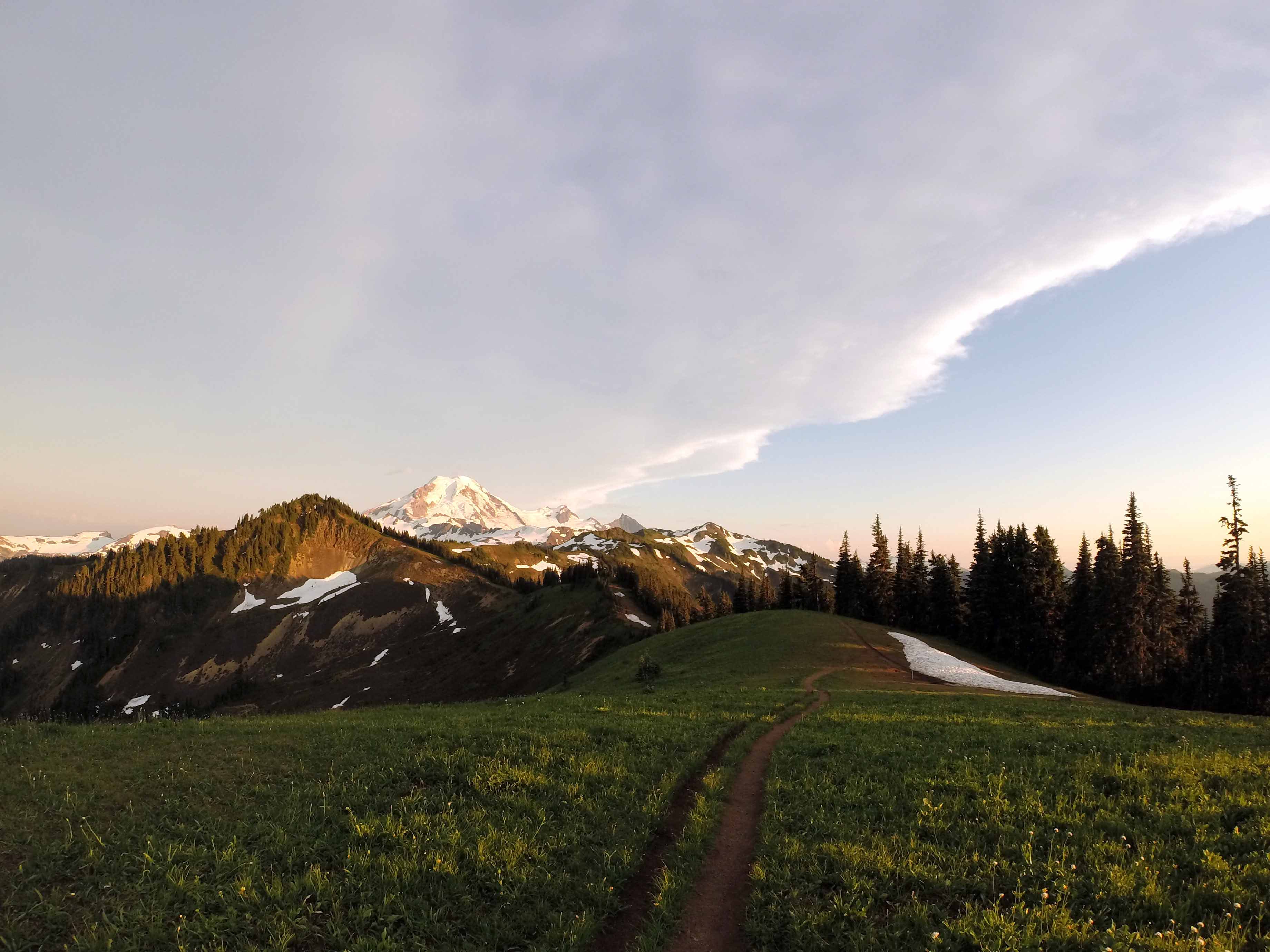 Skyline Divide has an abundance of alpine meadows, flowers and places to camp
